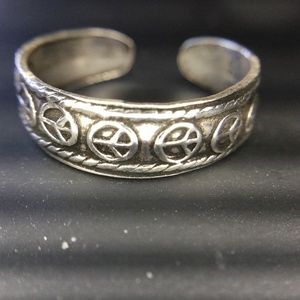 Sterling peace sign toe ring adjustable